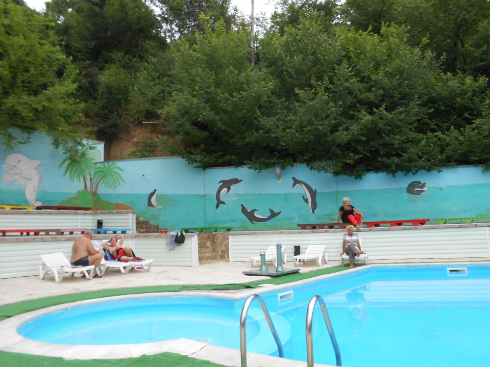 Nad basenem chłodniej Hotel Zlaten Rog/ Golden Horn