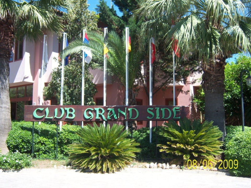 Eingang Club Grand Side