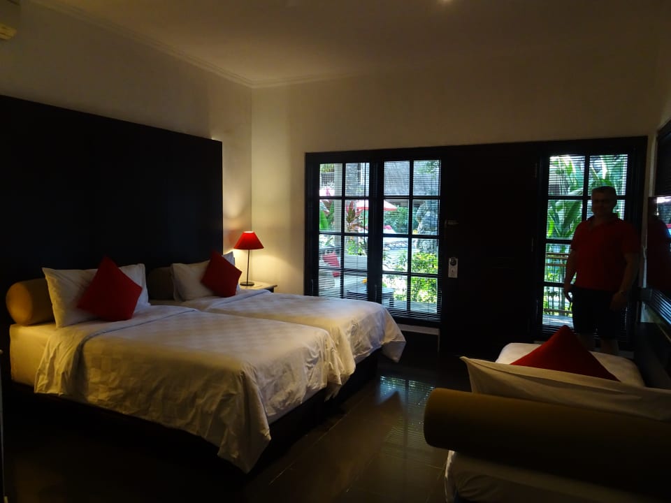 Zimmer Segara Village Hotel