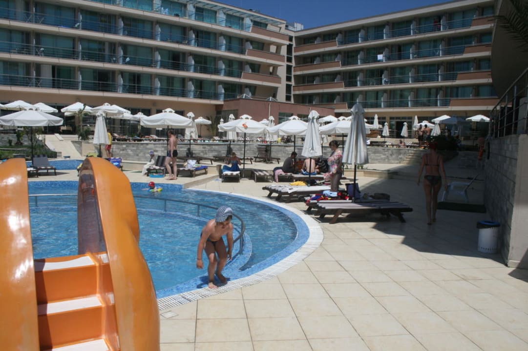 Hotelansicht vom Pool Hotel Zornitza Sands