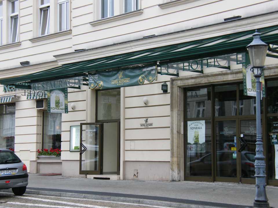 Hotel Rzymski-wejście  Hotel Rzymski