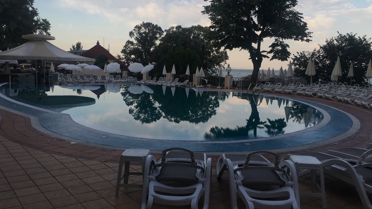 Pool GRIFID Vistamar