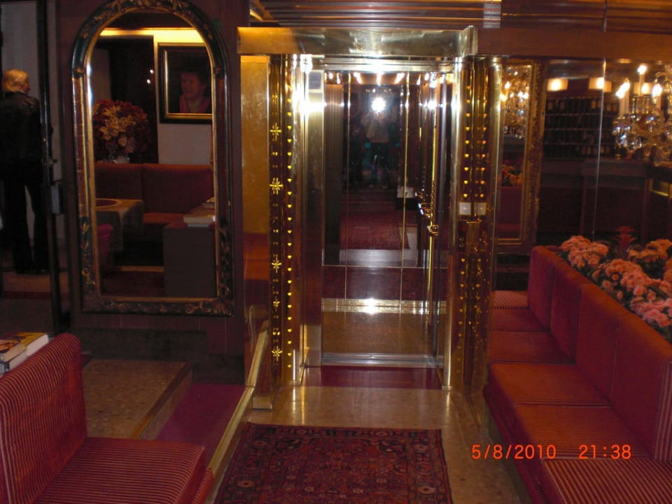 Lobby des Hotels Berger's Sporthotel