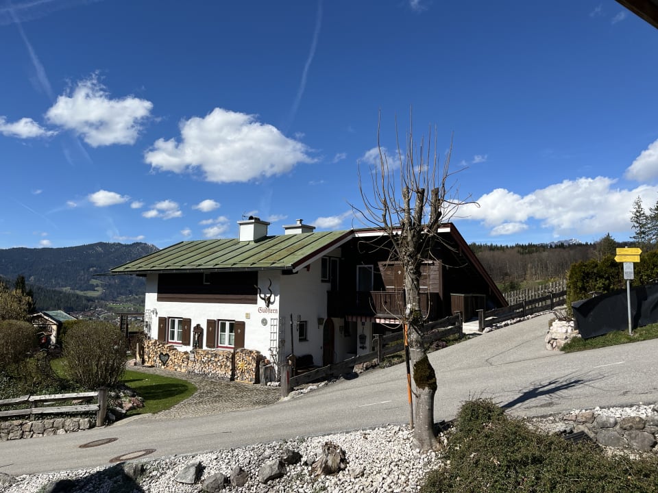 Außenansicht Almhotel Grünsteinblick