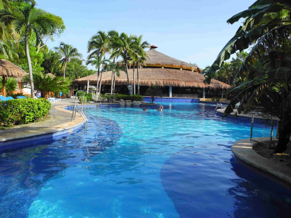 Schöner Pool, allerdings etwas klein Hotel Riu Tequila