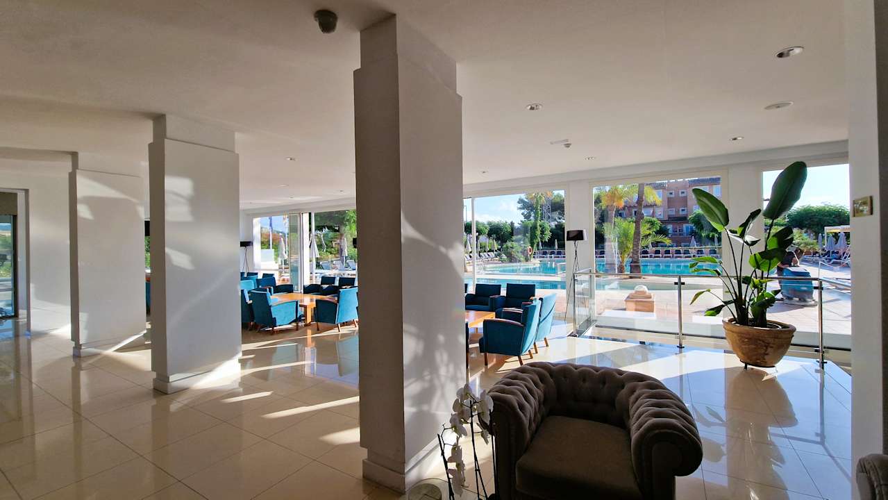 Lobby Aparthotel Ciudad Laurel