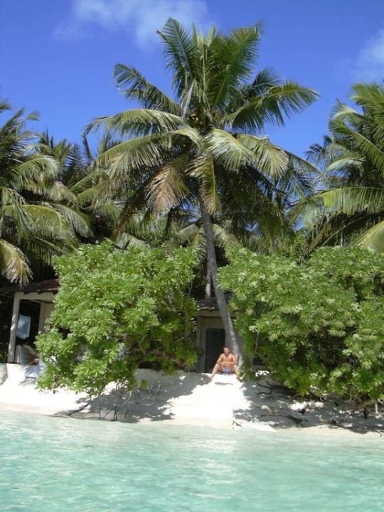 Eigener Strand vorm Bungalow Summer Island Maldives