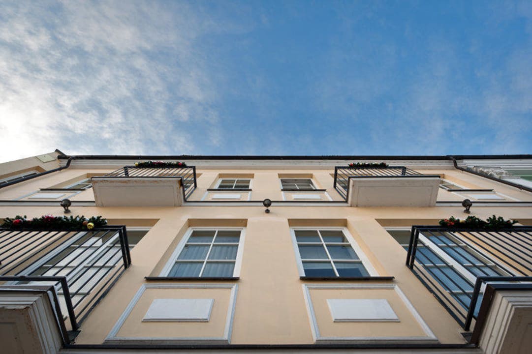 Exterior Barbacan Apartments