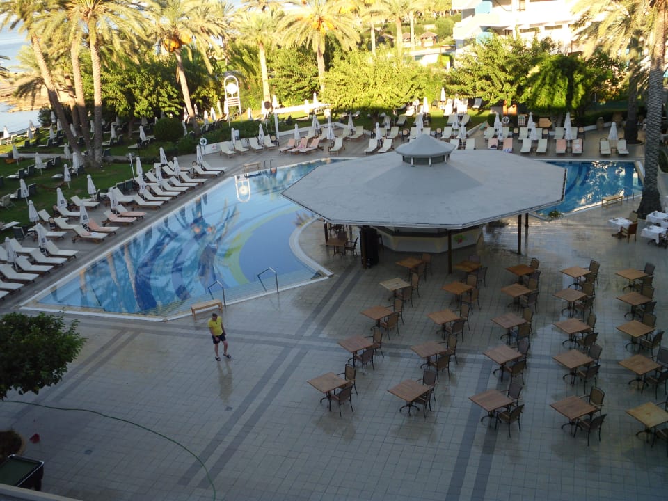 Pool TUI BLUE Pioneer Beach