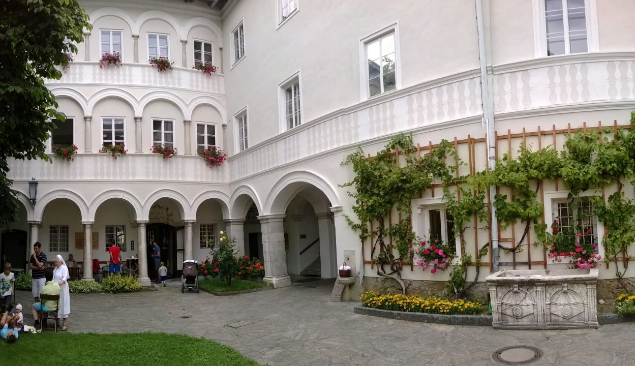 Innenhof Gästehaus Kloster Wernberg