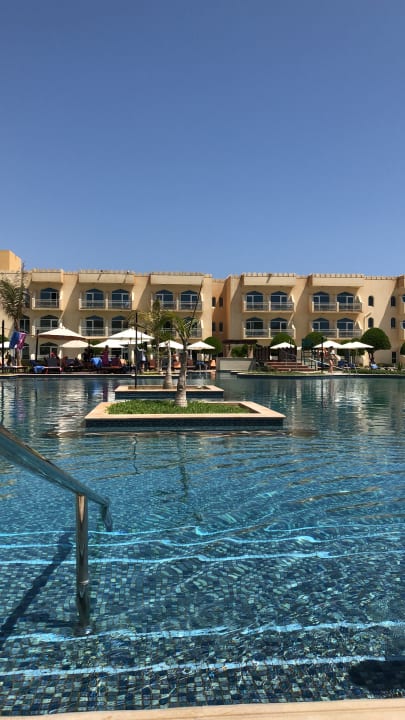 Poolanlage Wyndham Garden Salalah Mirbat