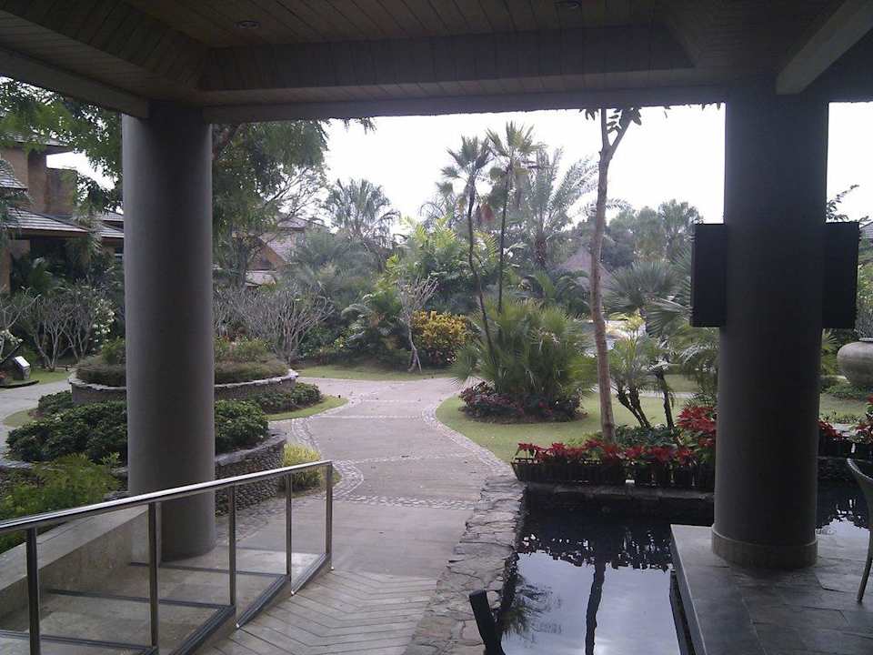 Blick von Lobby - Garten Hotel Katiliya Mountain Resort & Spa