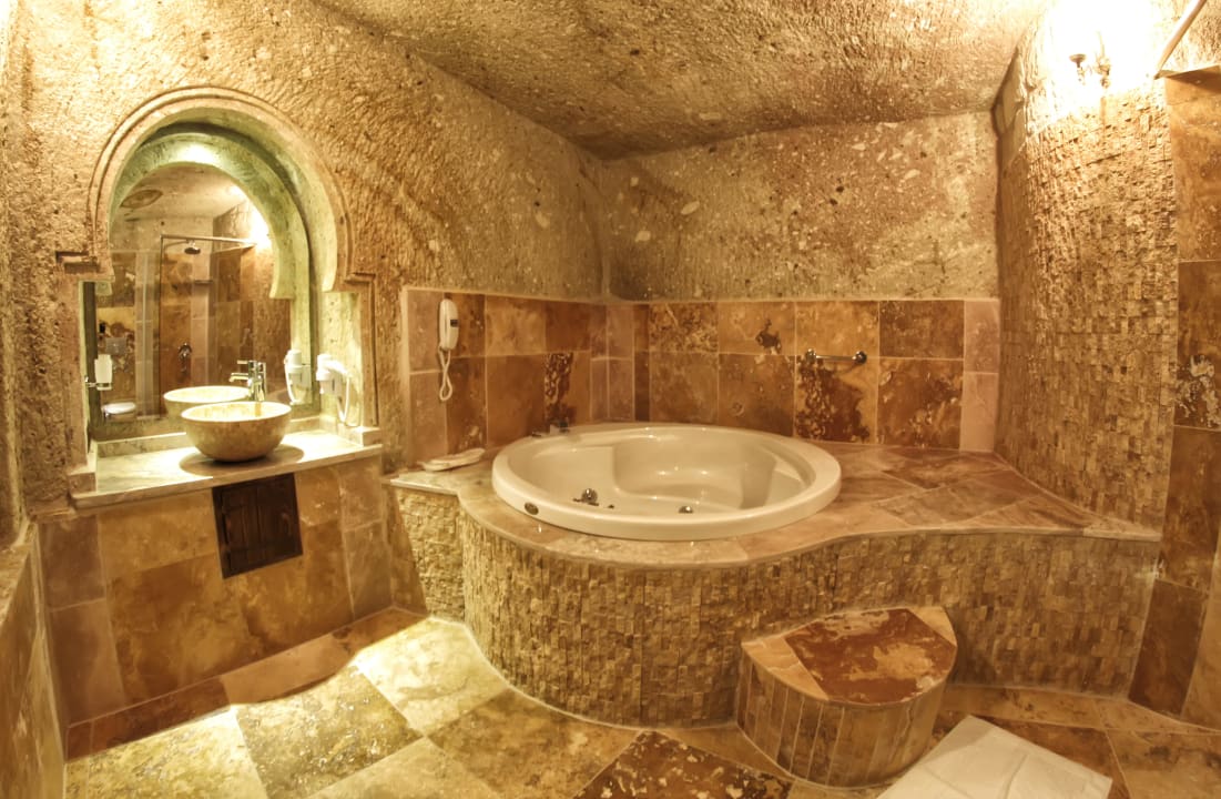 Zimmer 2 Sultanhan Bad mit Jakuzzi Kemerhan Hotel Cave Suites