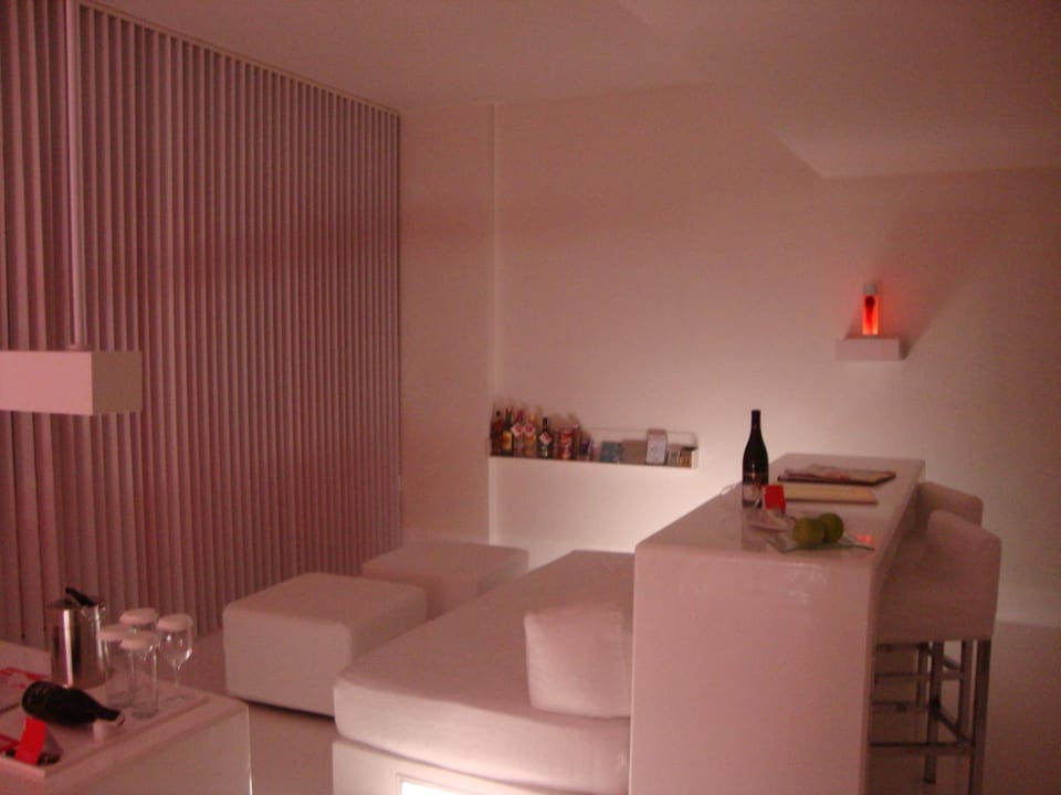 Sitzbereich in der Junior Suite Hotel SU & Aqualand