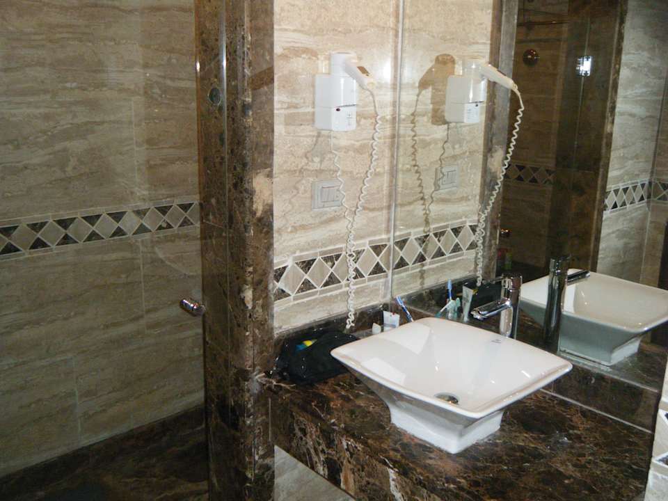 Badezimmeransicht Tirana Aqua Park Resort