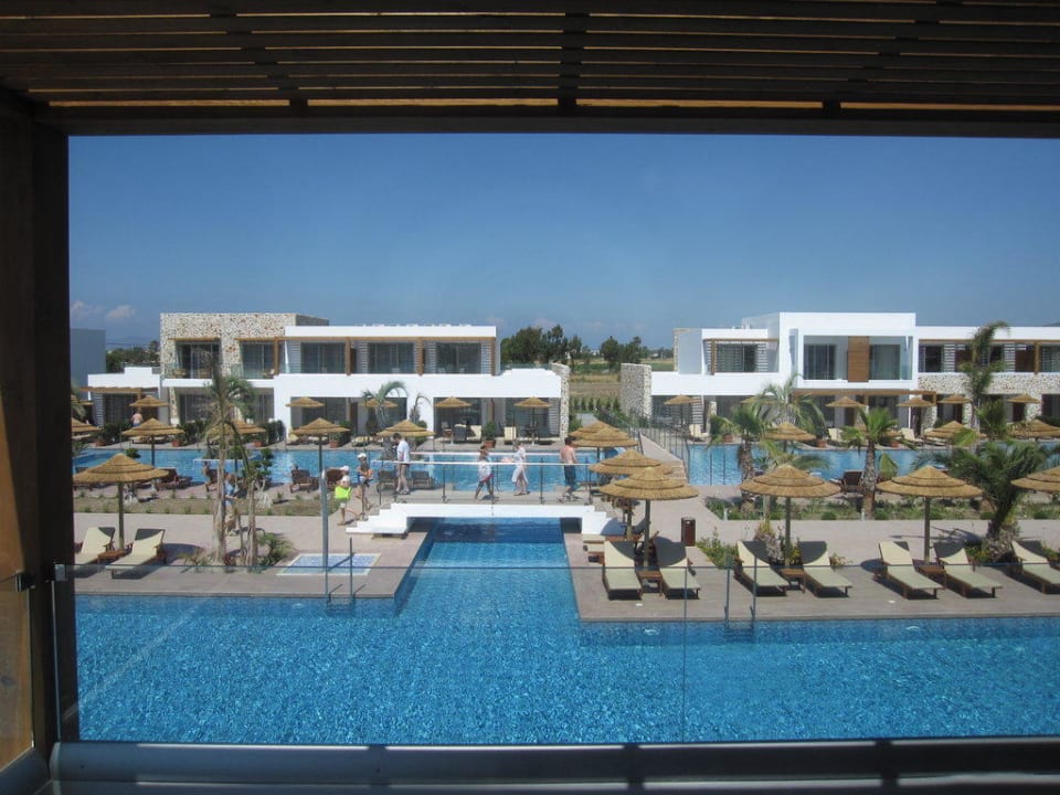 Blick vom ersten Stock auf den Pool TUI BLUE Palazzo del Mare