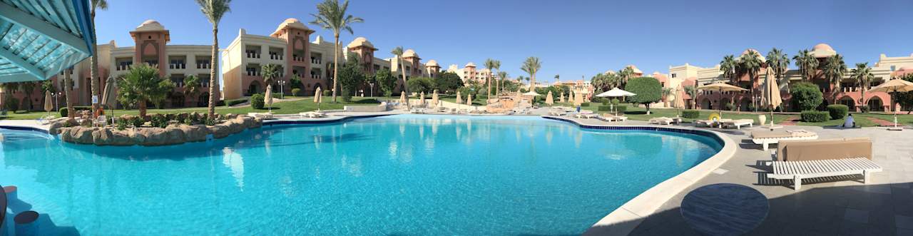 Pool Serenity Alpha Beach