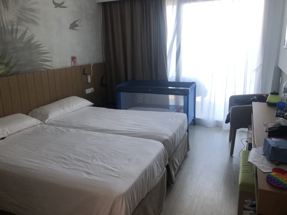 Zimmer Universal Hotel Castell Royal