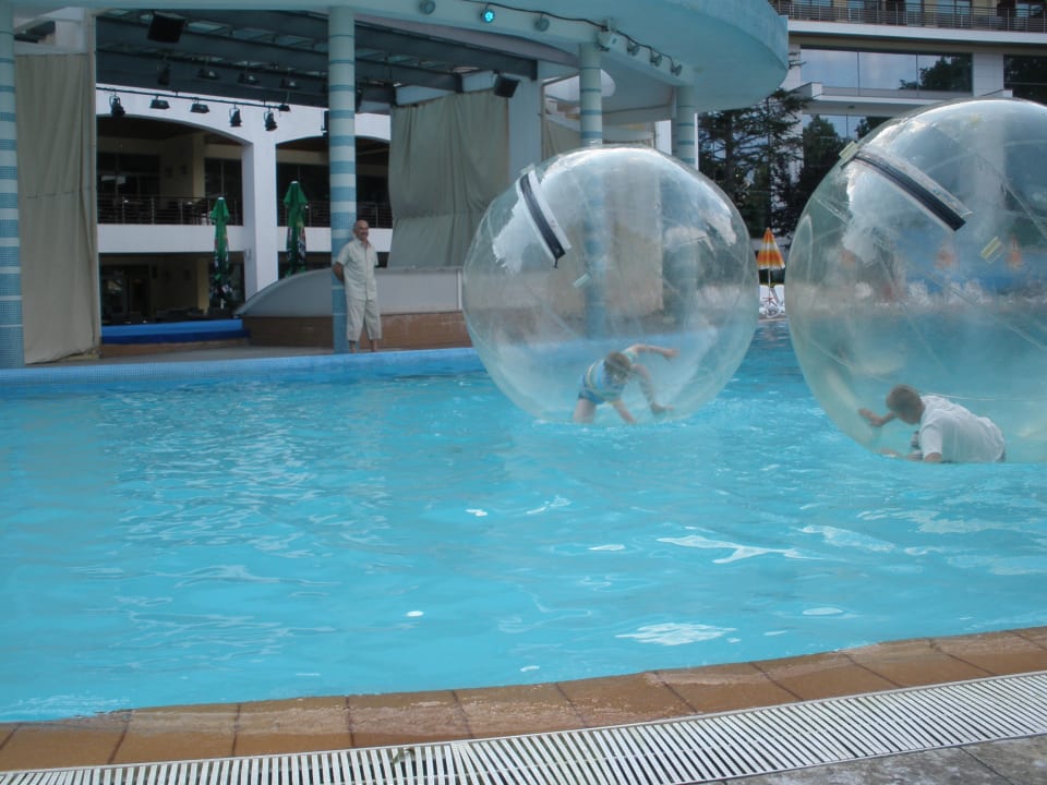 Kugel um über das Wasser zu gehen  Flamingo Grand Hotel & Spa
