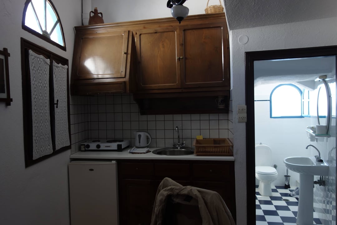 Küche, hinten Bad Nikos Villas