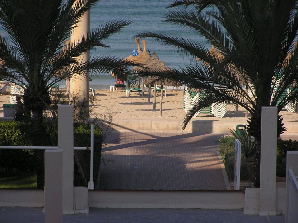 Durchgang zum Stand Iberostar Waves Bahia de Palma