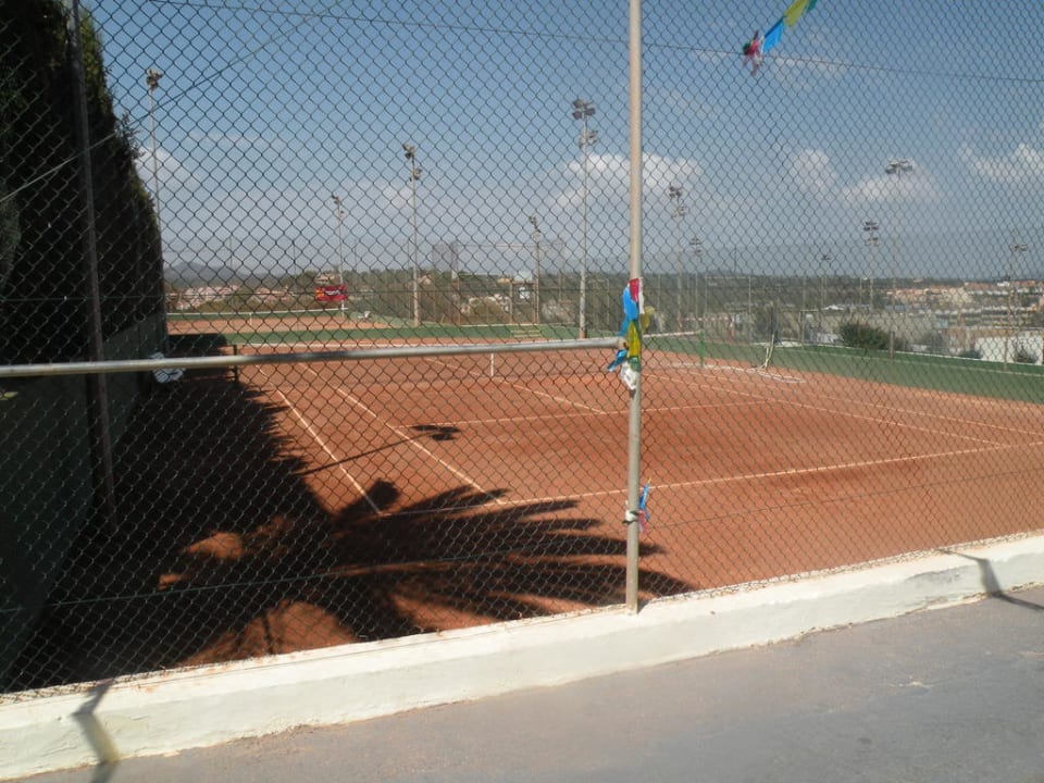 Tennisplatz blau punta reina