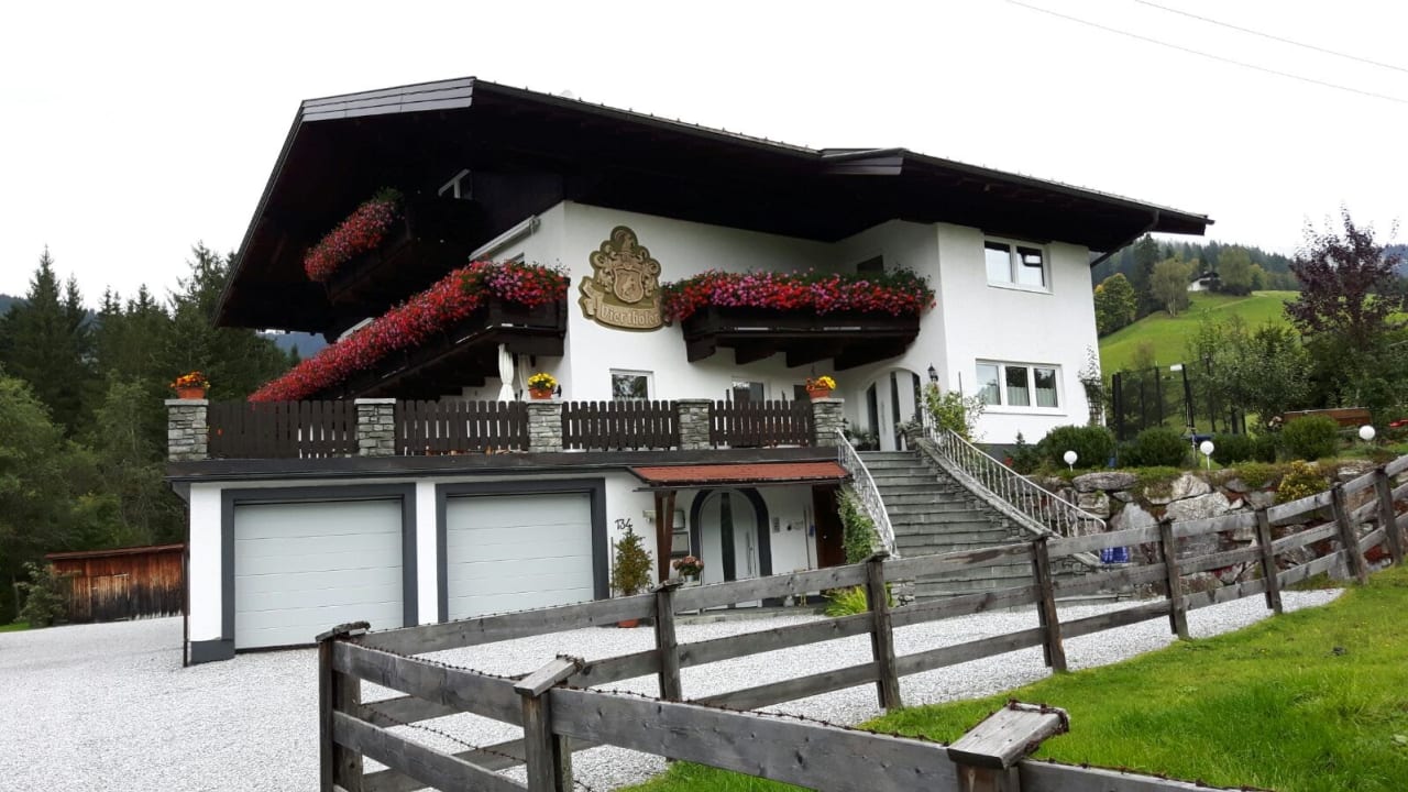 Außenansicht B&B Landhaus Vierthaler-Filzmoos/Dachstein