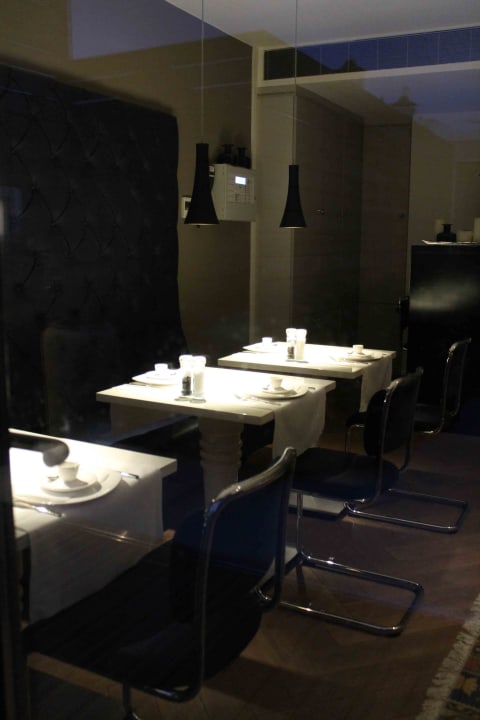 Frühstücksraum von außen betrachtet Hotel Blue Mansion