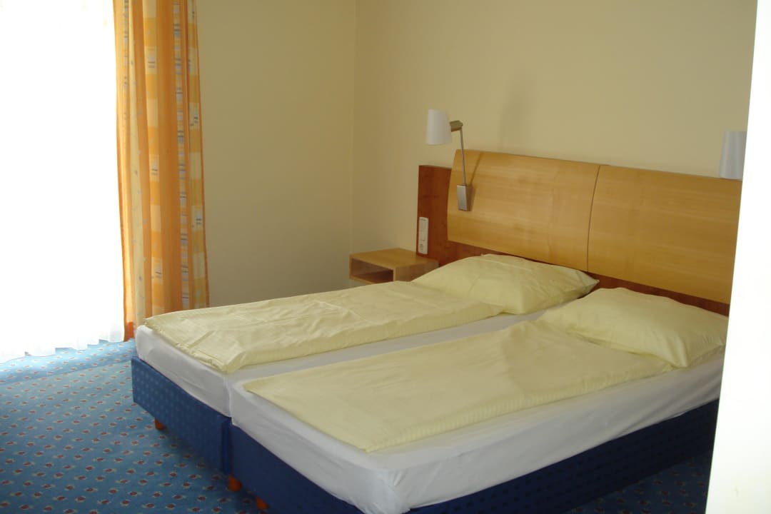 Blick vom Eingang Gasthof - Landhotel Ernst