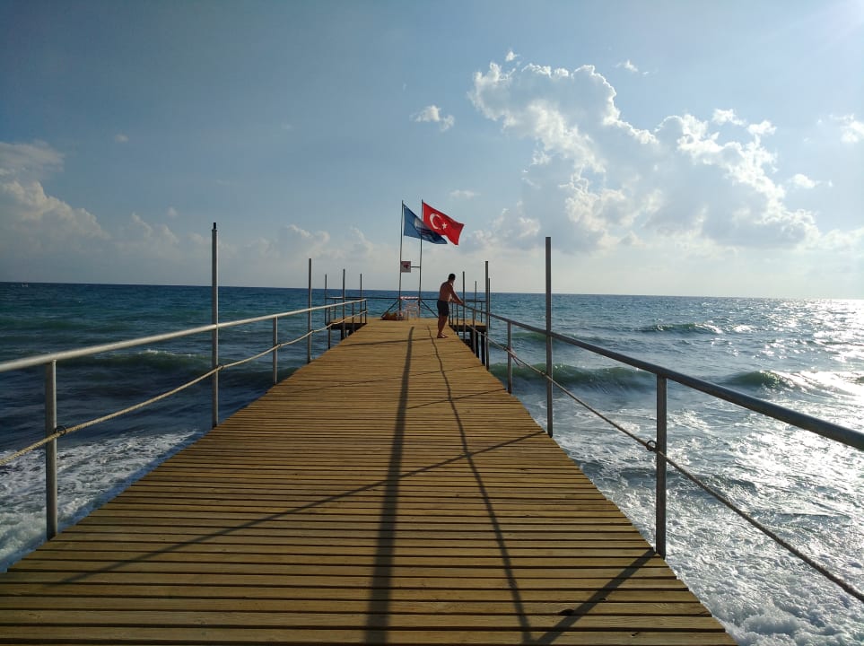 Strand Club Turtas Beach Hotel