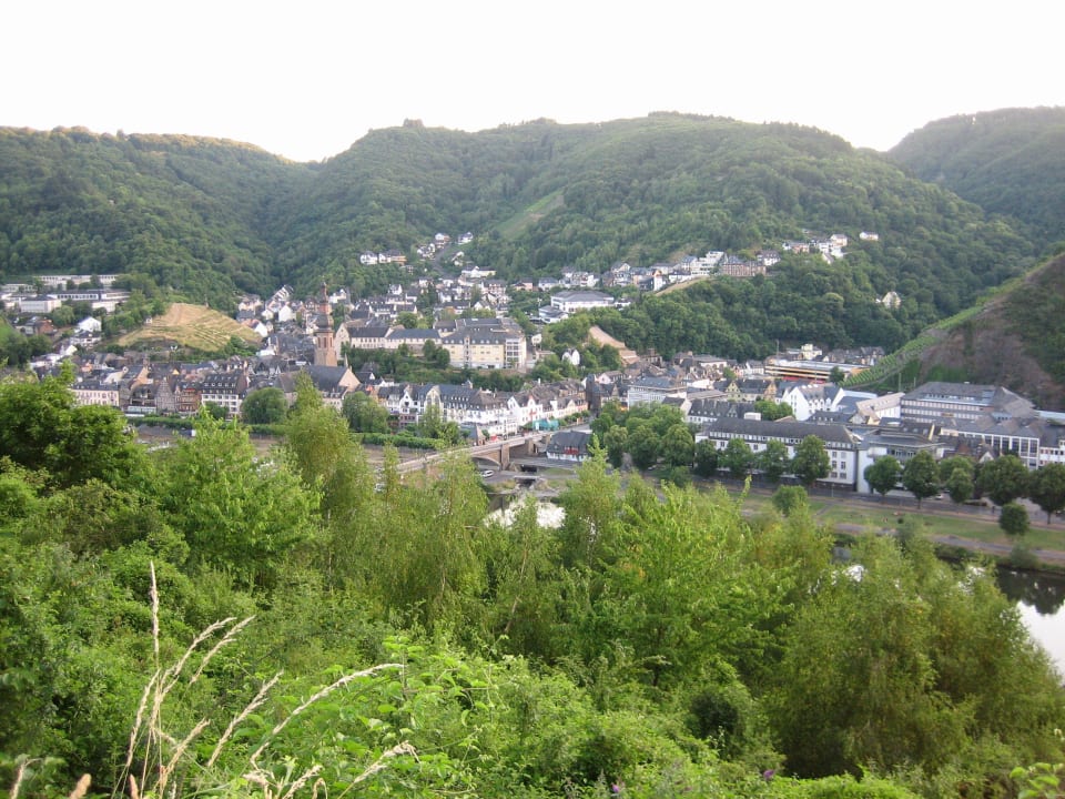 Uitzicht vanaf iets verder gelegen wandelweg Hotel Hegenbarth´s