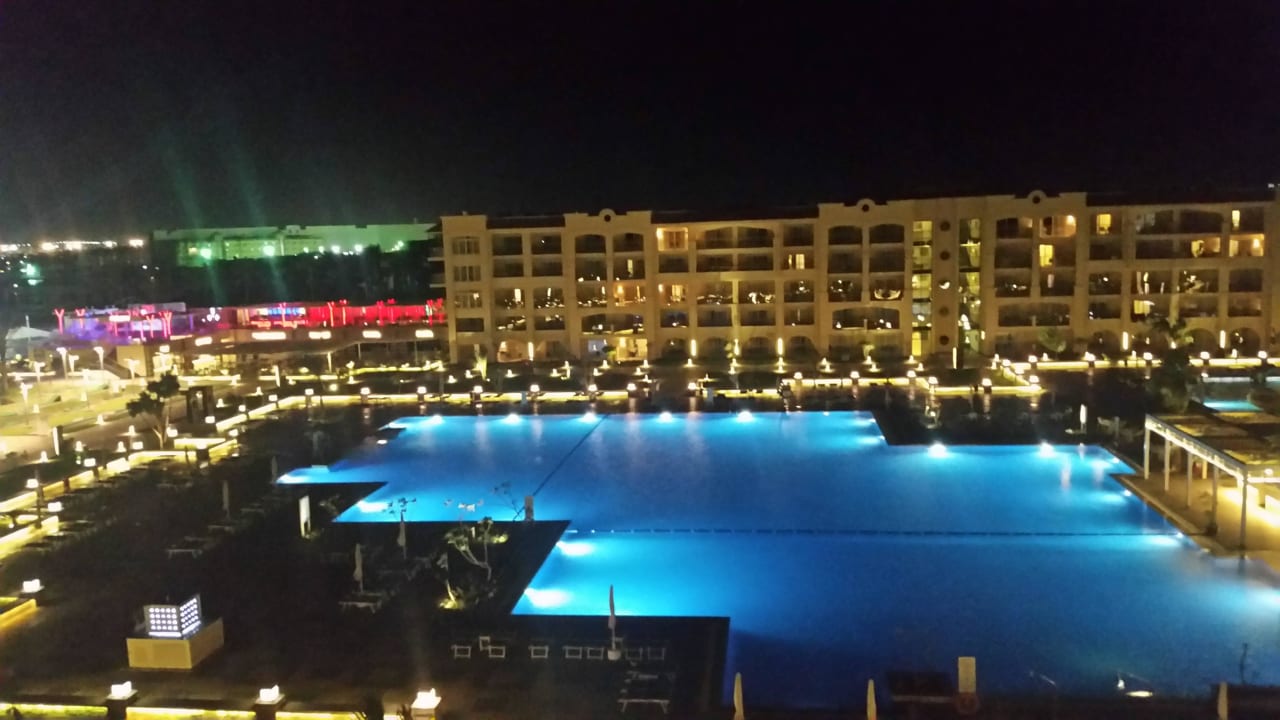 Zimmeraussicht bei Nacht Pickalbatros White Beach Resort - Hurghada