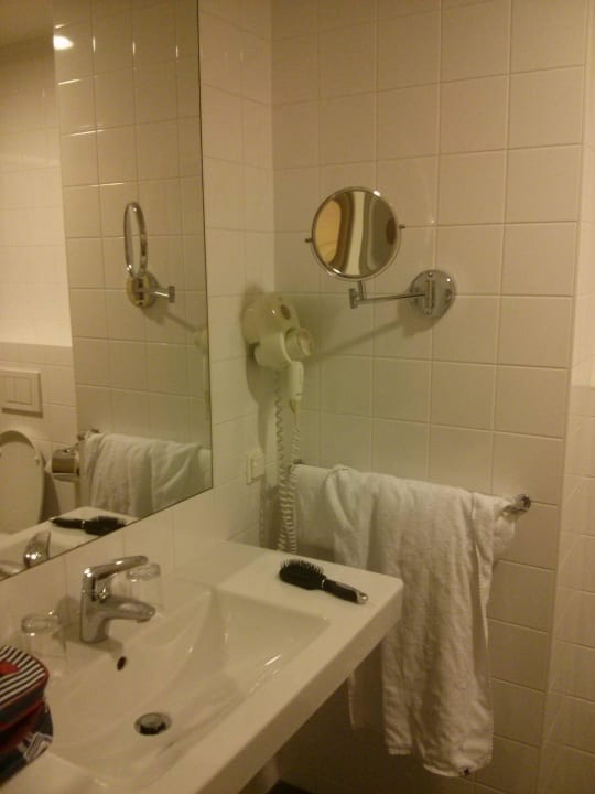 Badezimmer Four Points Flex by Sheraton Vienna Hauptbahnhof