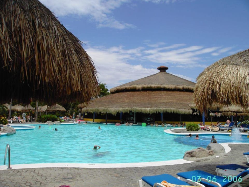 Pool mit Bar Hotel Riu Tequila
