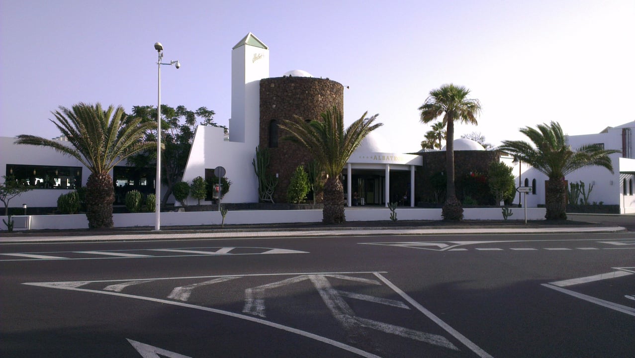 Eingang zum Hotel allsun App.-Hotel Albatros