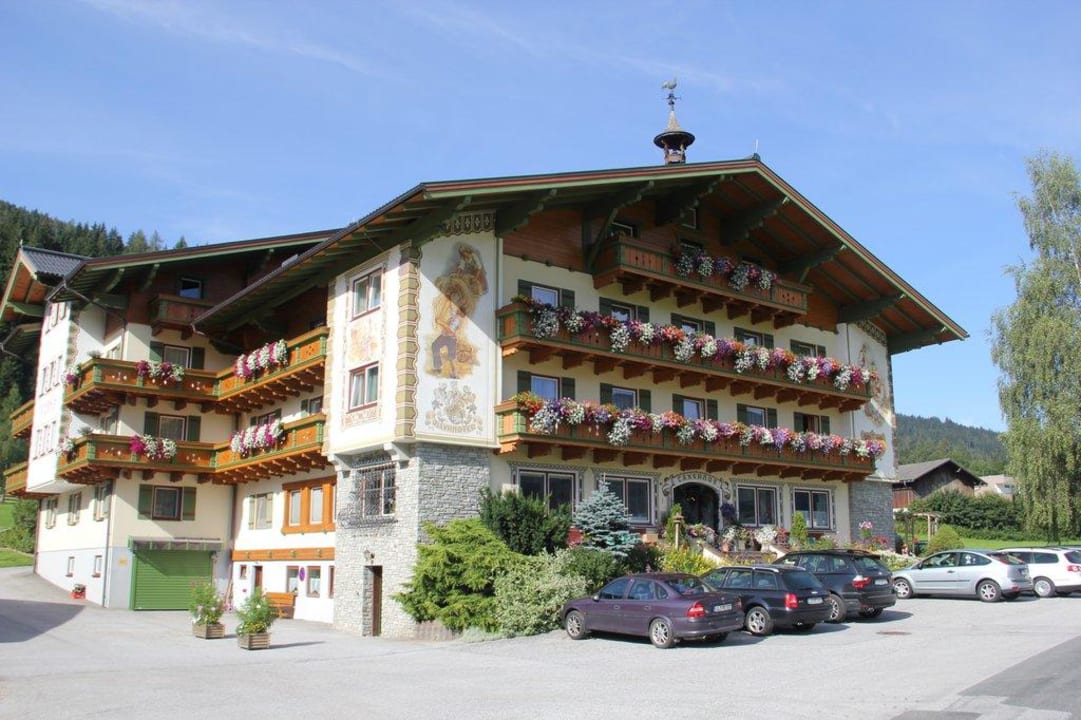 Vorderansicht Taxerhof Hotel Taxerhof