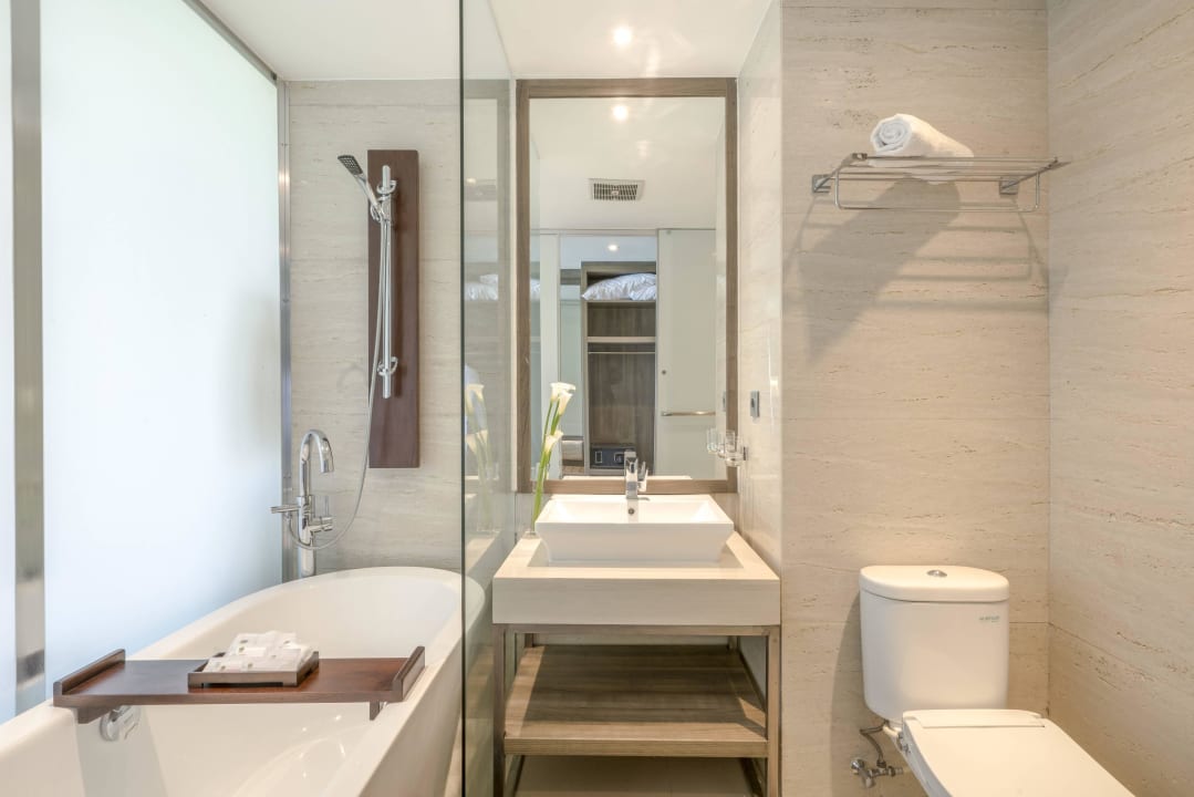 Deluxe Rooms - Kingsize The Crystal Luxury Bay Resort Nusa Dua - Bali