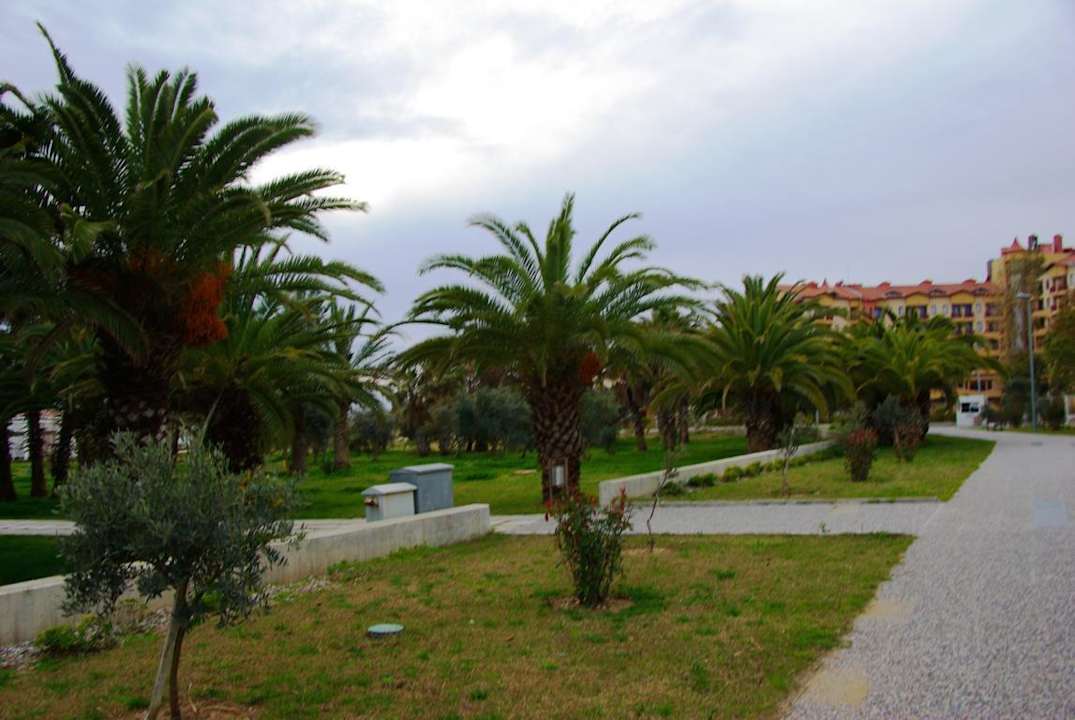 Von der Promenade aus Bella Resort & Spa