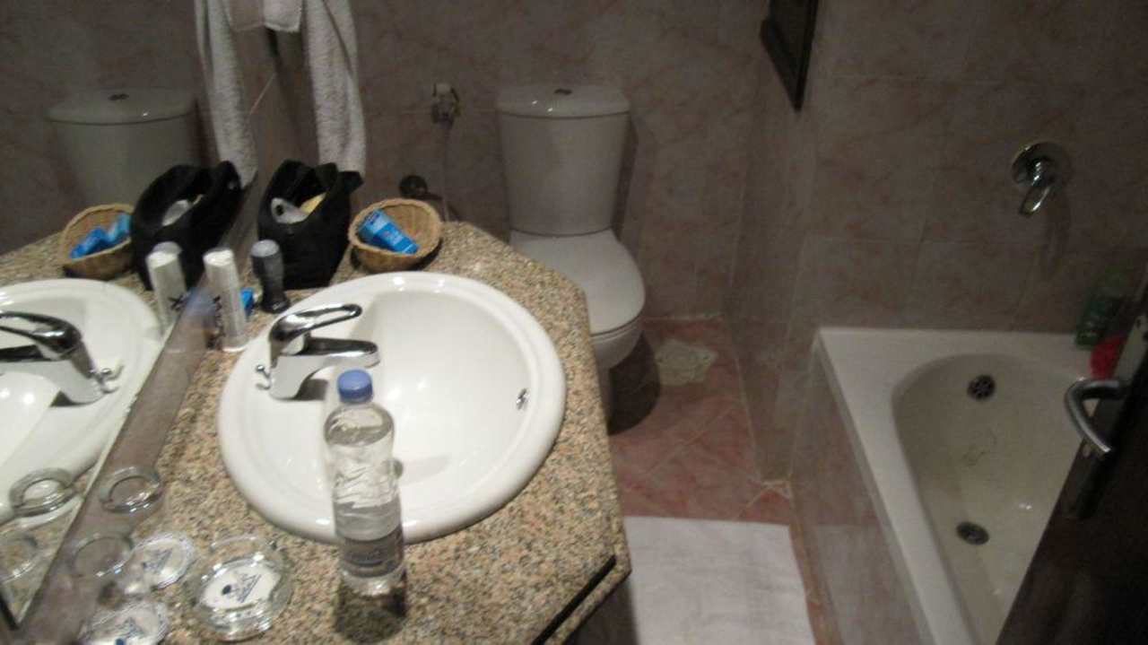 Bathroom Seagull Beach Resort