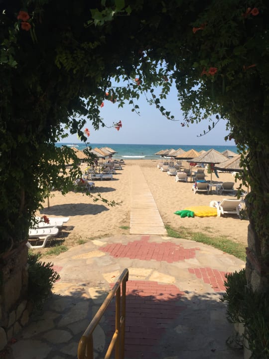 Strand Hotel Defne Garden