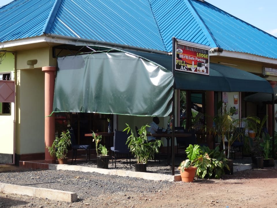  Außenansicht MIC Executive Lodge