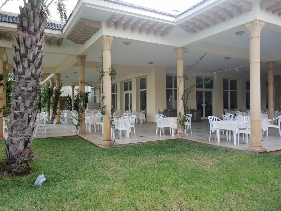 Gartenanlage Iberostar Waves Averroes