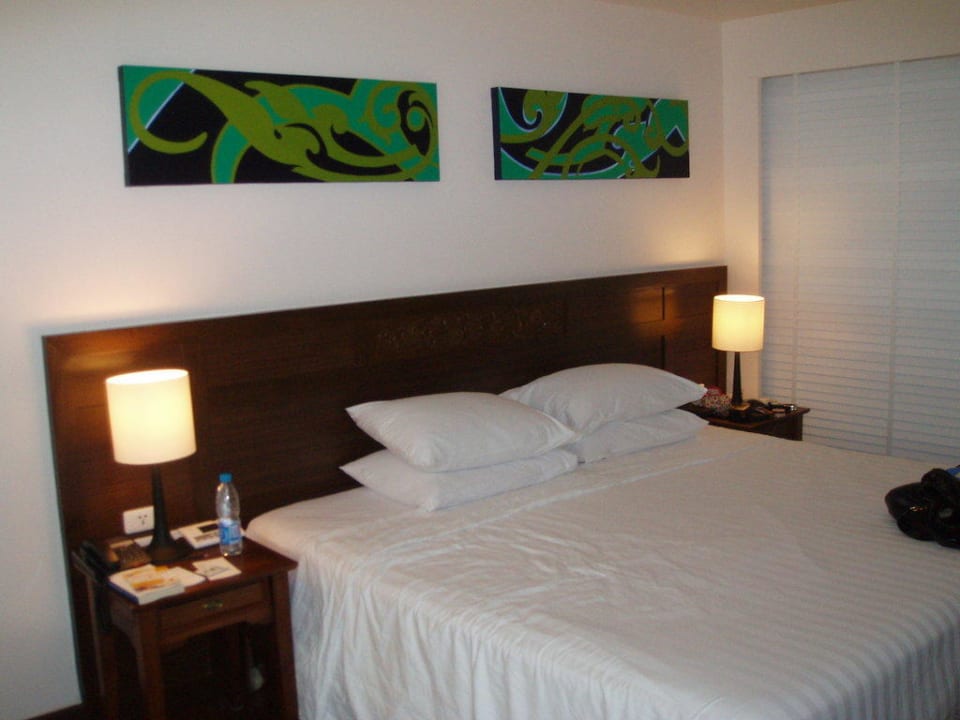 Bardzo wygodne lozka Le Meridien Phuket Beach Resort