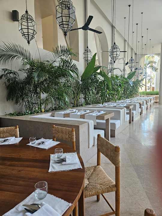 Gastro Serry Beach Resort