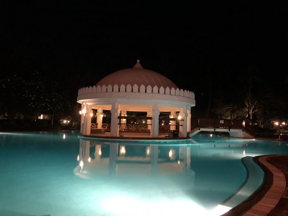 Pool Hotel Southern Palms Beach Resort