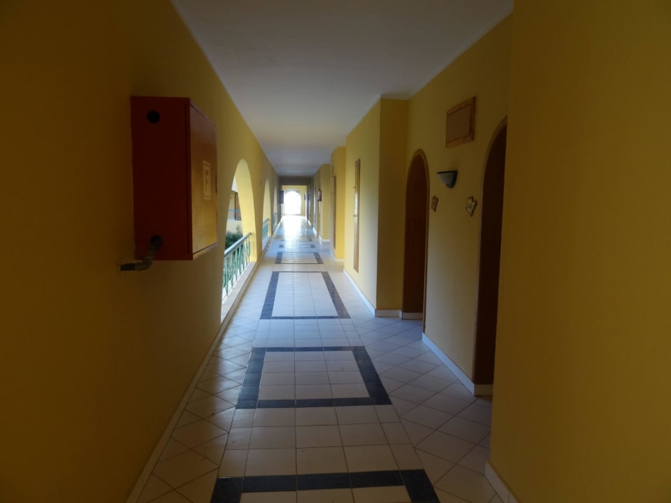 Hotelflur Desert Rose