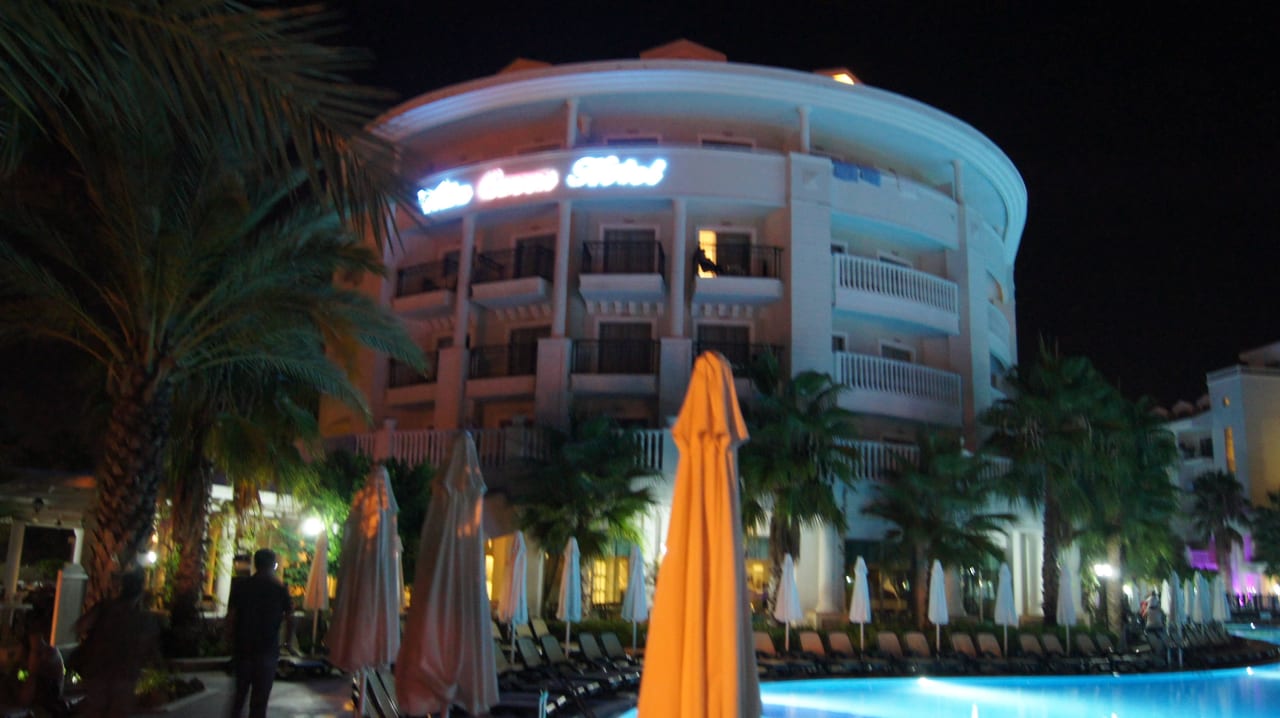 Am Abend Alba Queen Hotel