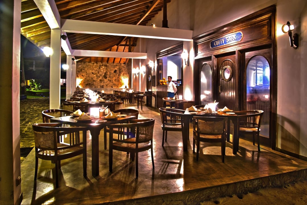 Gastro Hotel Weligama Bay Resort