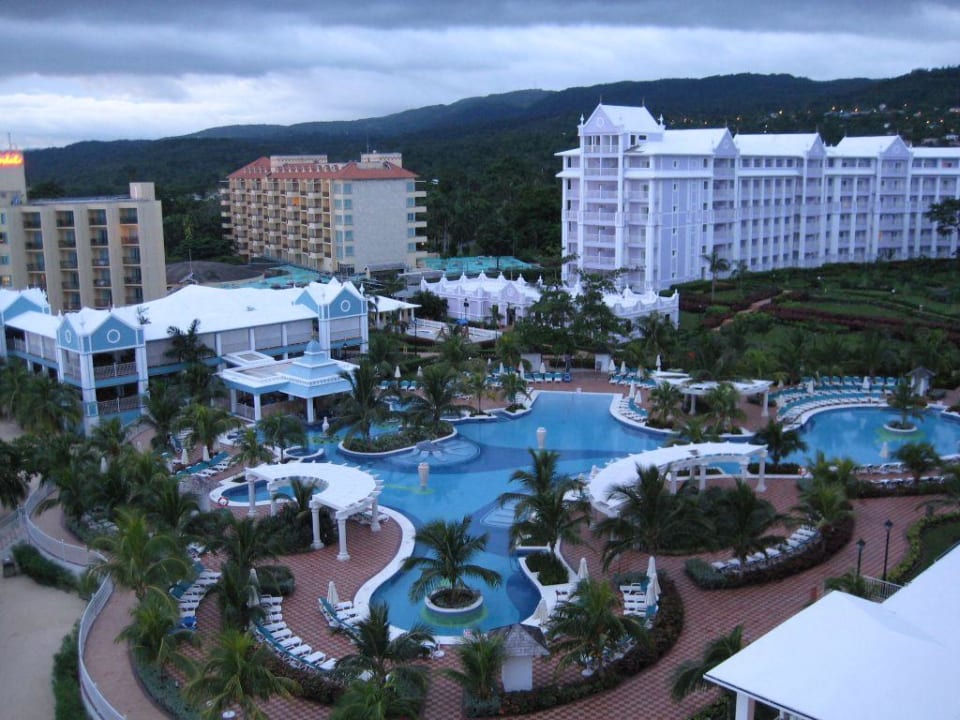 Einer der beiden Pools Hotel Riu Ocho Rios