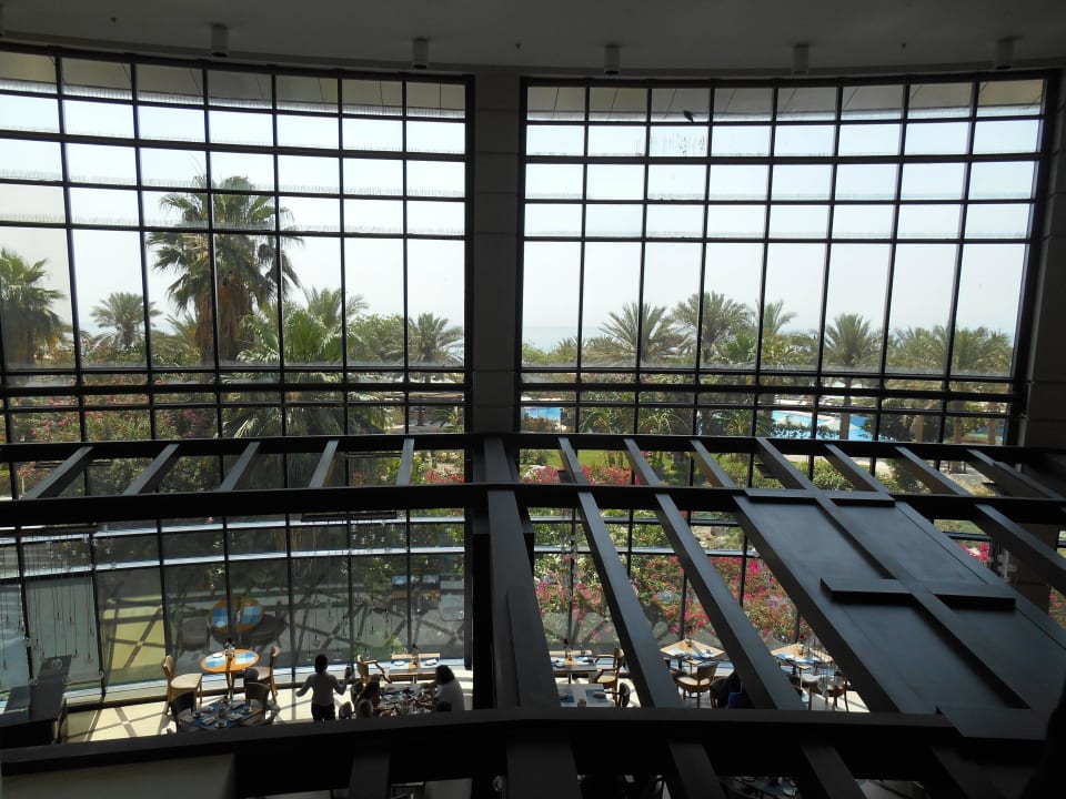 Von der Lobby Hotel Le Meridien Al Aqah Beach Resort